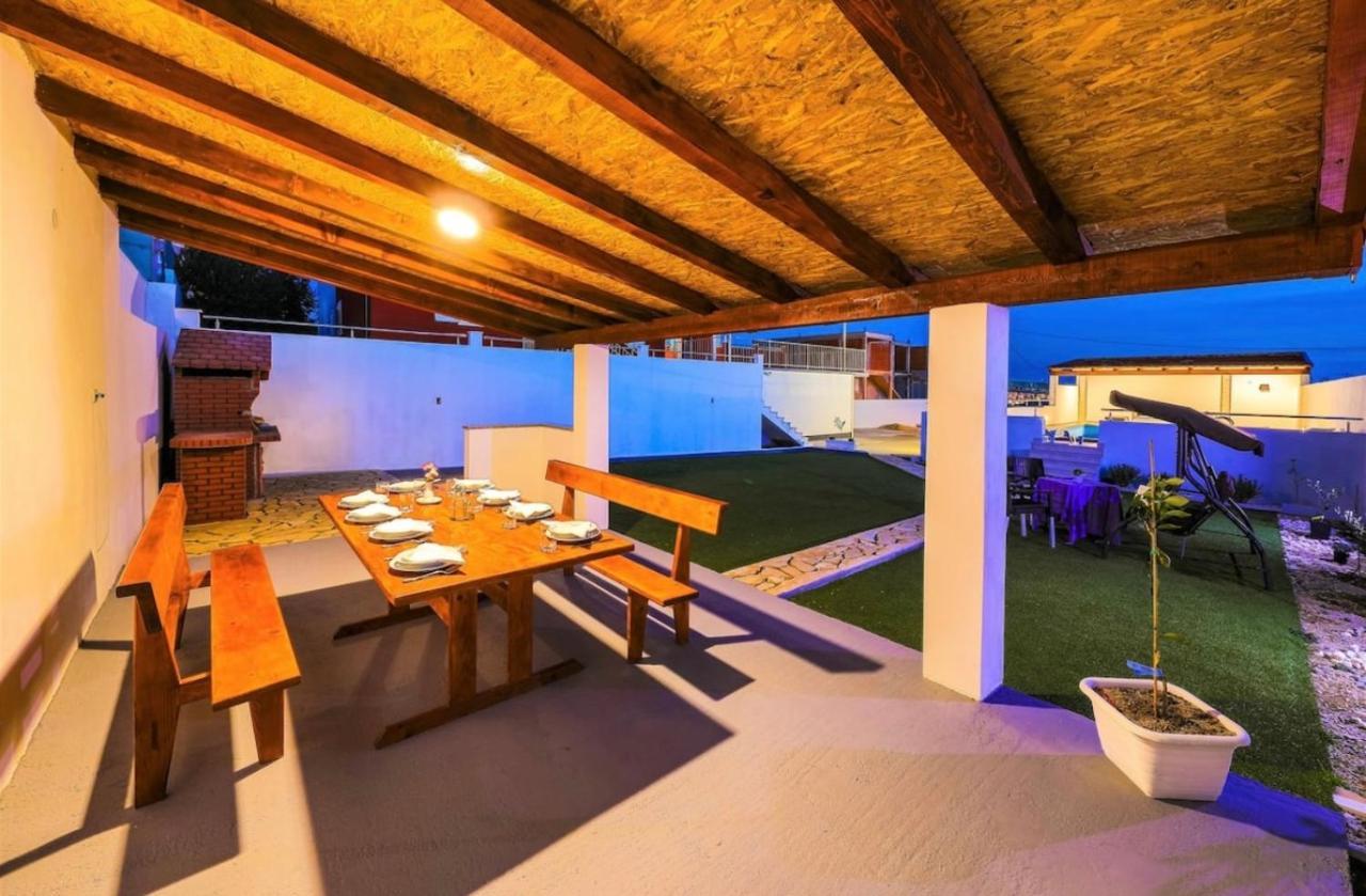 Villa Ana Kastel Sucurac Luaran gambar