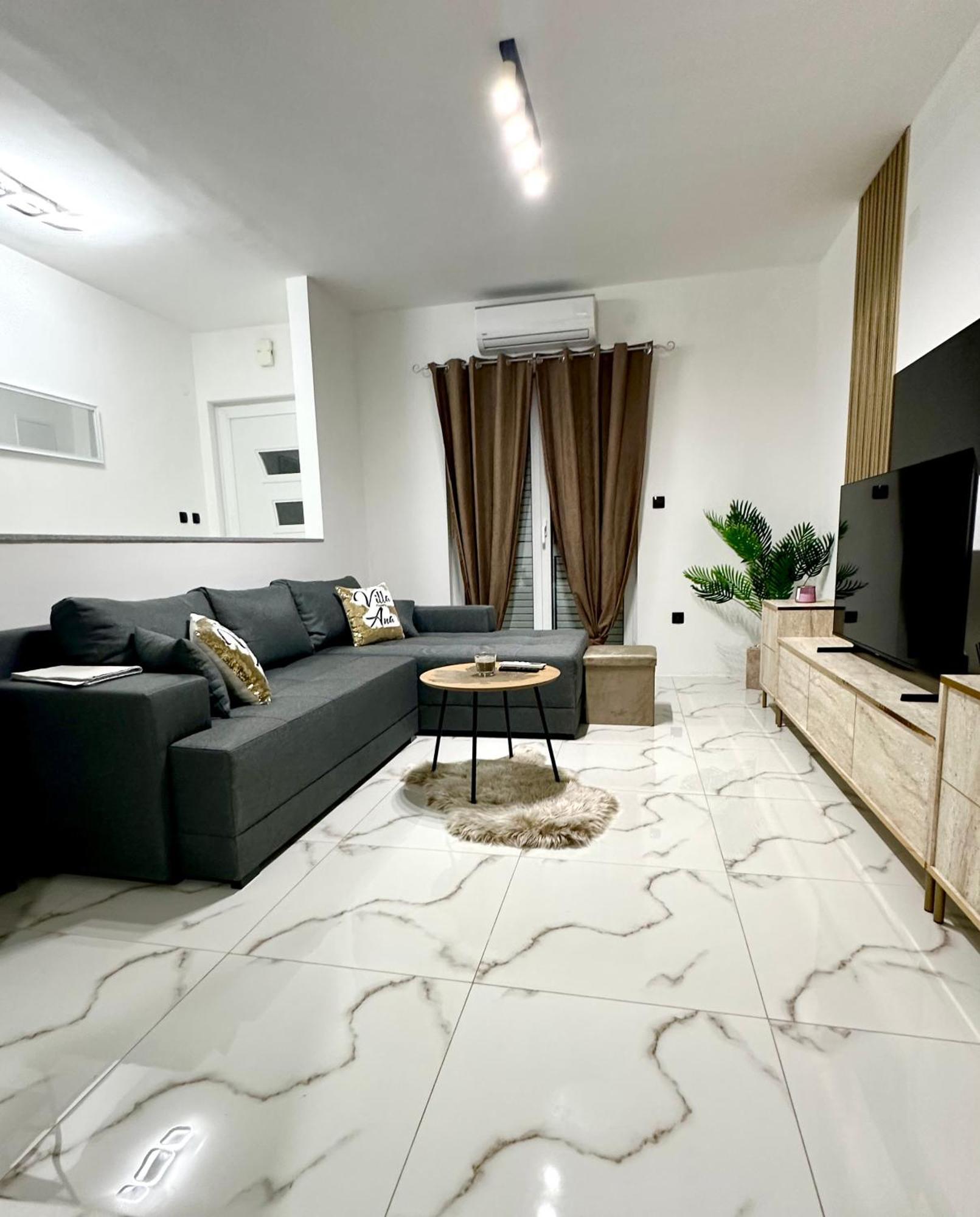 Villa Ana Kastel Sucurac Luaran gambar