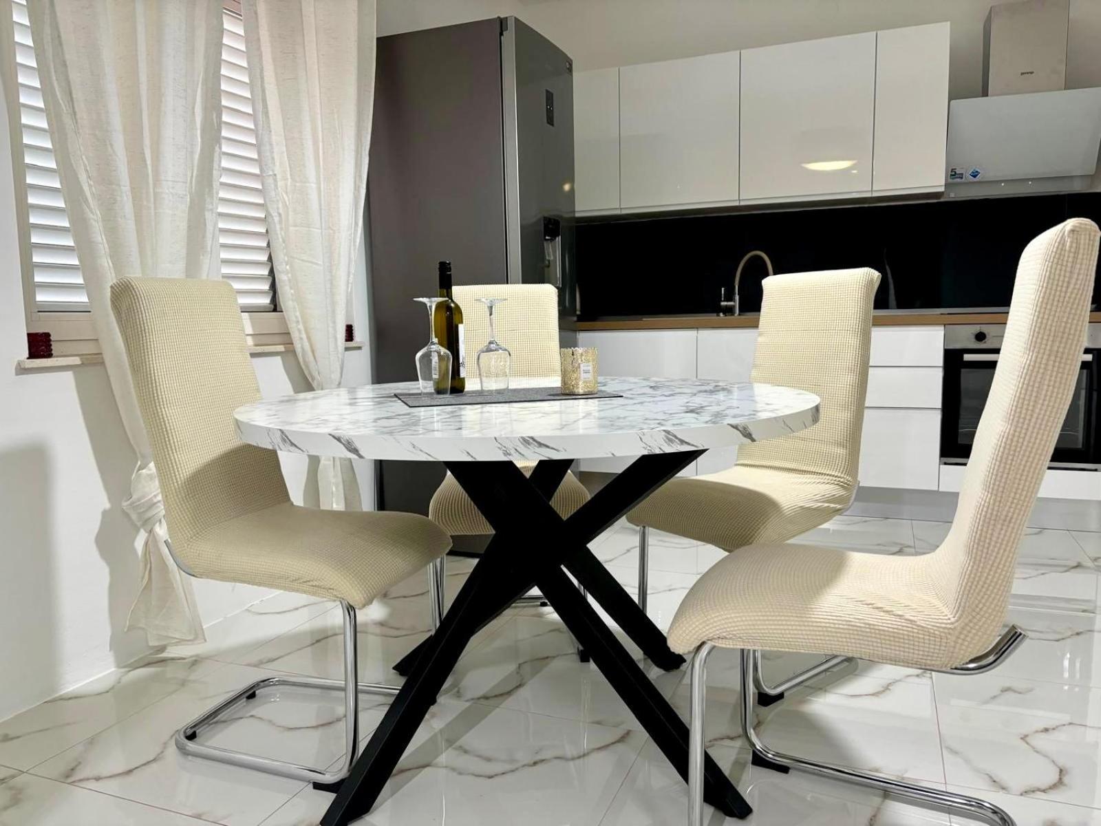 Villa Ana Kastel Sucurac Luaran gambar