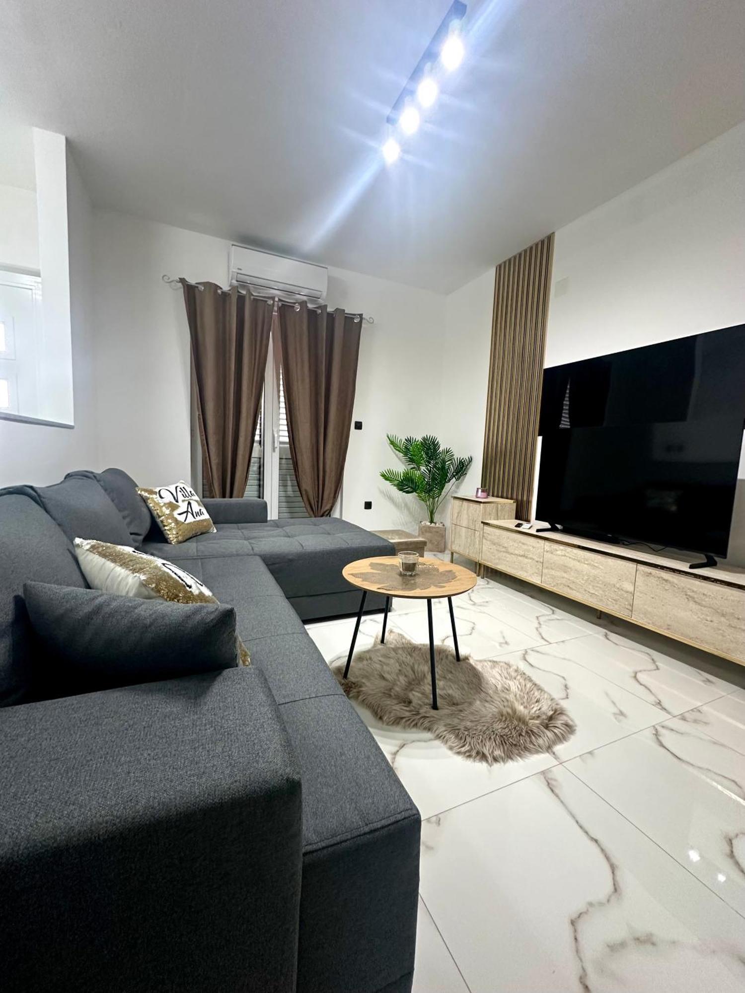Villa Ana Kastel Sucurac Luaran gambar