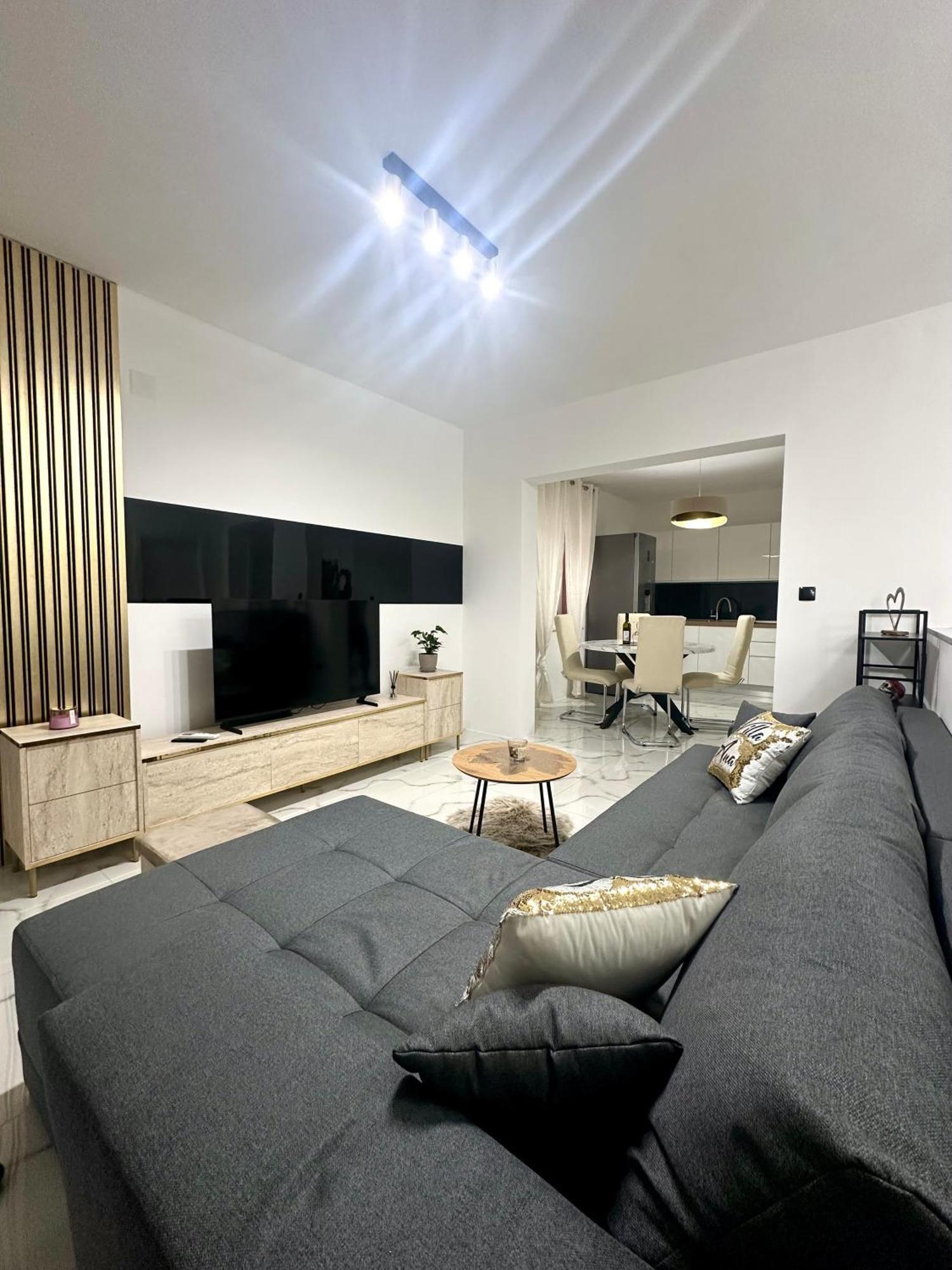 Villa Ana Kastel Sucurac Luaran gambar
